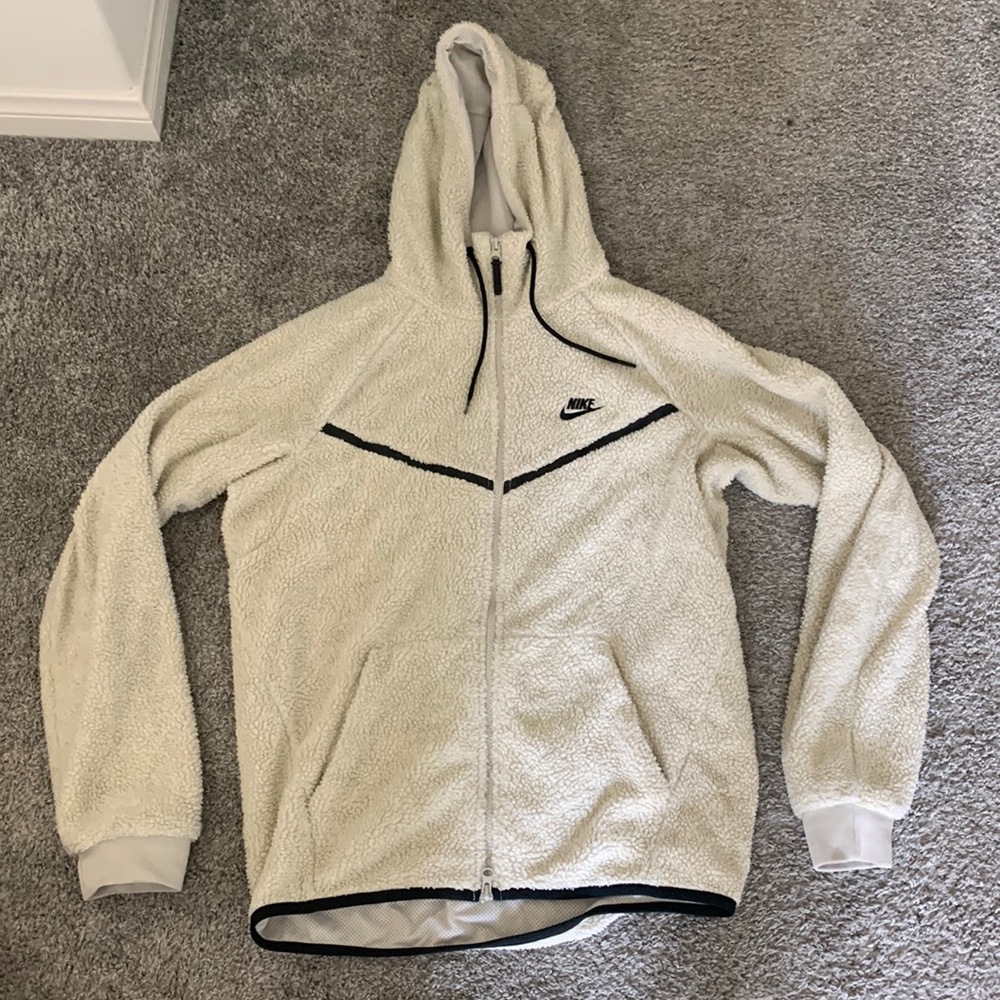 Nike Sherpa Zip-Up Cream Colorway. Size Medium.
